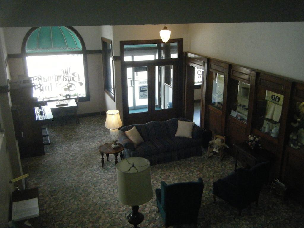 Boardwalk Inn Saint Ignace Exterior photo